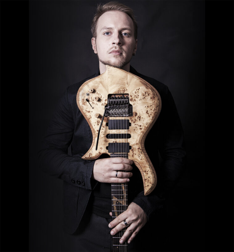 “I’ve never practiced anything that much in my life – I can barely play it at tempo!” Alek Darson was mixing a new prog project with Animals as Leaders’ drummer – then he found himself in the band 18 “I’ve never practiced anything that much in my life – I can barely play it at tempo!” Alek Darson was mixing a new prog project with Animals as Leaders’ drummer – then he found himself in the band