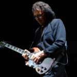 Ozzy Osbourne sent a Guinness bar to fight Tony Iommi’s cancer 30 Ozzy Osbourne sent a Guinness bar to fight Tony Iommi’s cancer