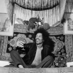 Ronnie Wood remembers Jimi Hendrix’s quality concerns: “He said, ‘My voice is awful.’ I said, ‘I don’t think you should worry about it’”