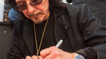 What happened when Tony Iommi tried to play guitar without his false fingertips: “There was blood all over the place”